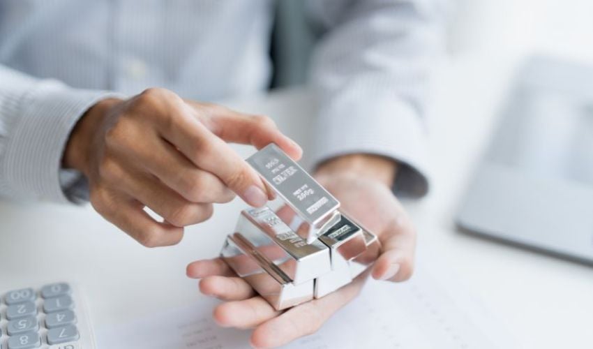 What Silver’s Volatility Risk Premium Is Telling Us