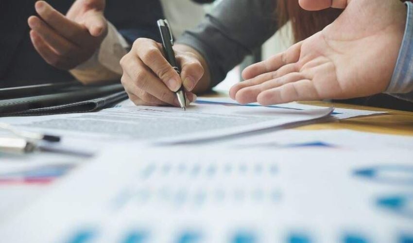 How Dealers Hedge Options and Why ATM vs. ITM Positions Matter